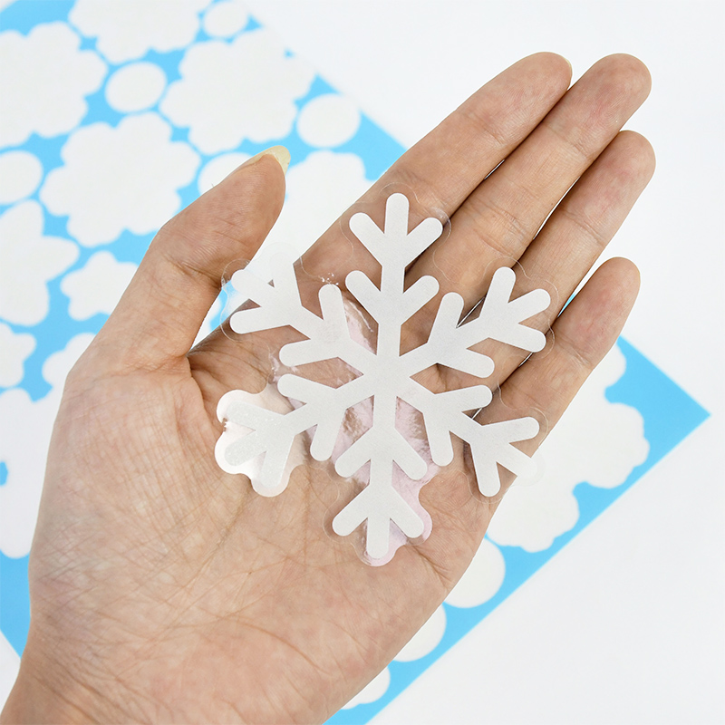 Świąteczna świecąca naklejka n – Snowflake Window Decal recenzja i cena